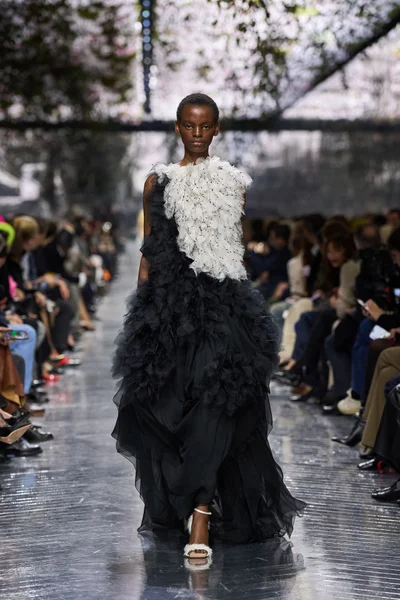 Look 14
